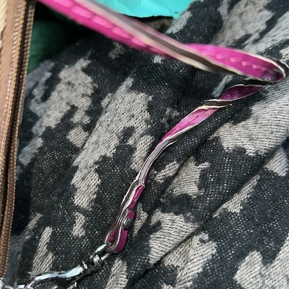 Coach monogram  Wristlet - Picture 5 of 7